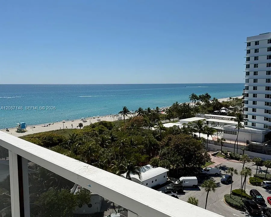 5313 Collins Ave #1008