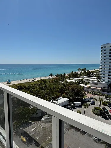 5313 Collins Ave Photo 1