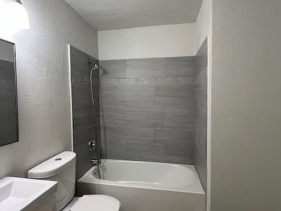 3rd image of 2601 Gurley Ave