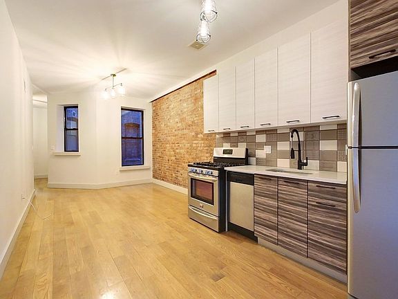 5th image of 271 Halsey St #1B