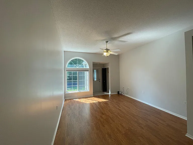 1364 Conservatory Ct — Photo 4