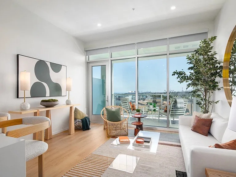 200 West Ocean Living Space