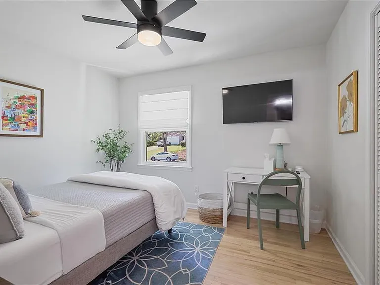677 Hillandale Cir SW — Photo 18