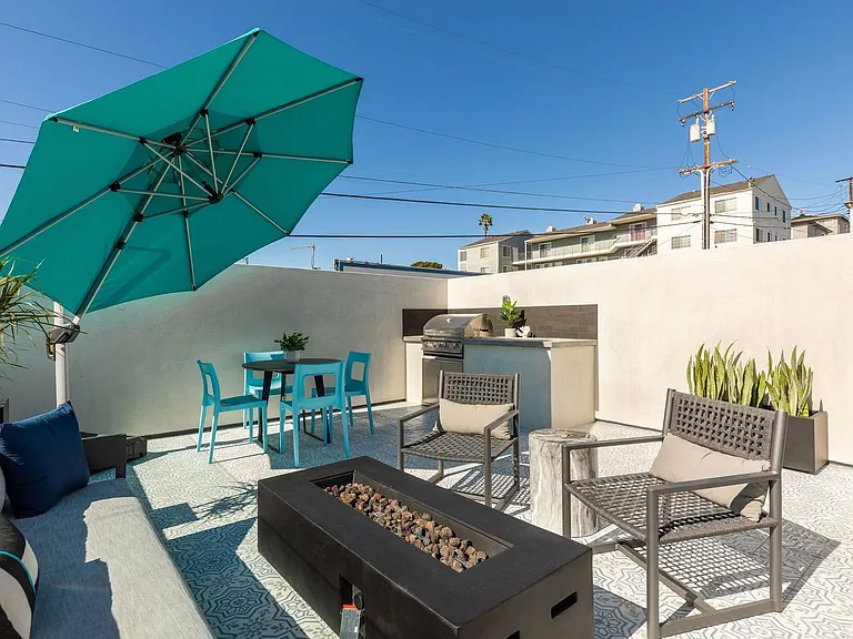 Sierra Street TIC (321 El Segundo/Palm LLC) — Photo 14