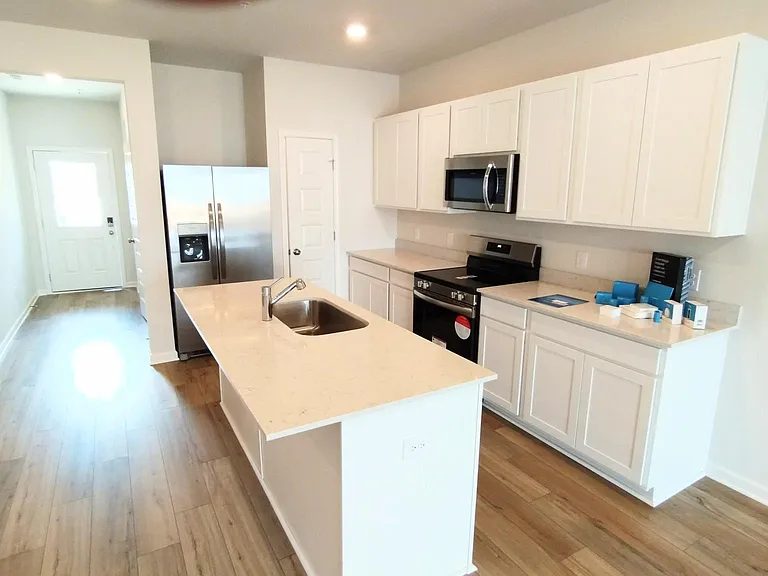 689 Birdie Dr — Photo 3