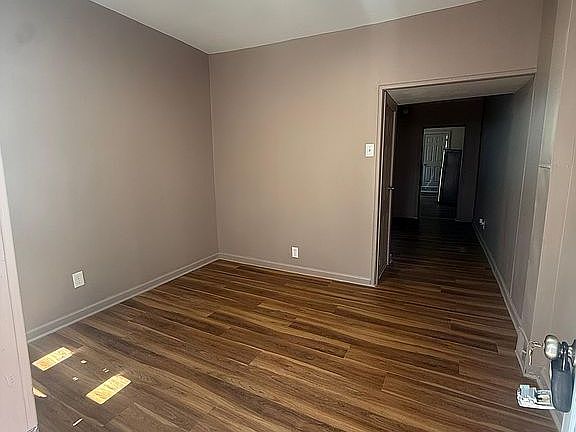 3rd image of 313 W Buttonwood St