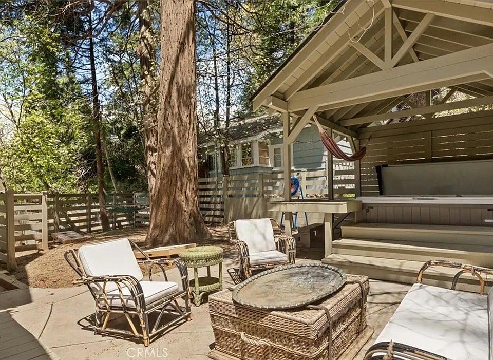 1st image of 855 Lake Dr #855