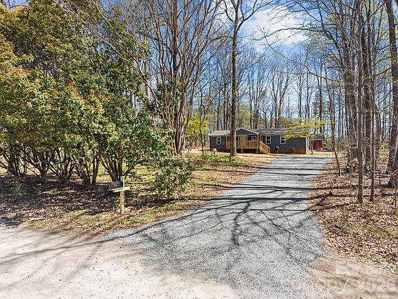 3rd image of 215 Crescent Heights Dr