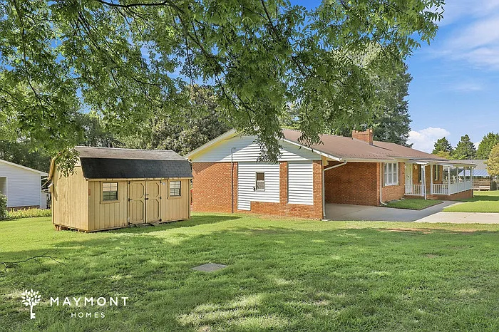 3 bed, 2.0 bath, 1640 sqft, $1,895 — Photo 3