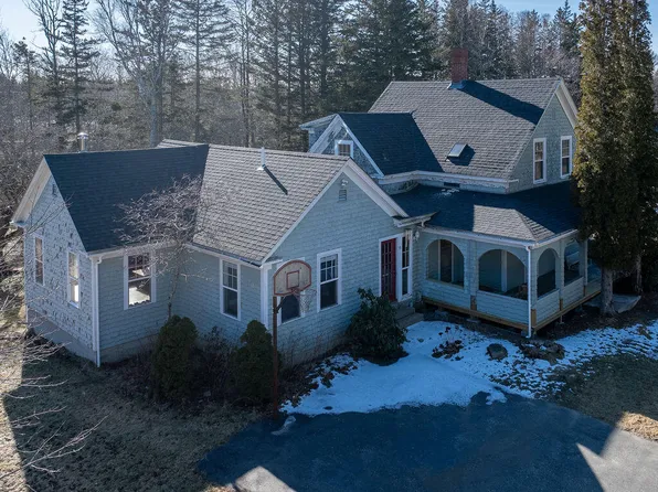19 Reach Road, Deer Isle, ME 04627