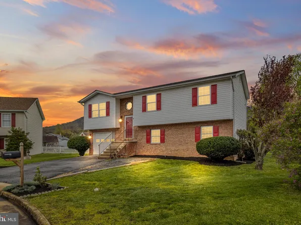 292 Duke Cir, Strasburg, VA 22657