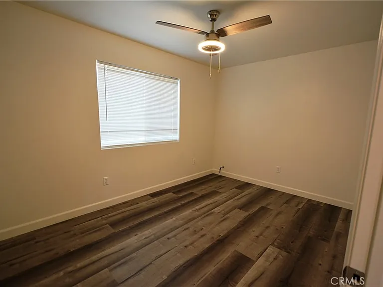 18328 Devlin Ave — Photo 15