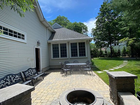 3rd image of 24 Hayes Ln