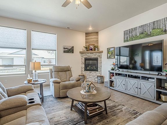 3rd image of 2820 Hollow Way