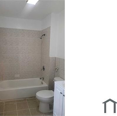 4th image of 268 Littleton Ave Floor 1