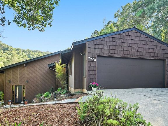 2nd image of 101 Ravinia Way