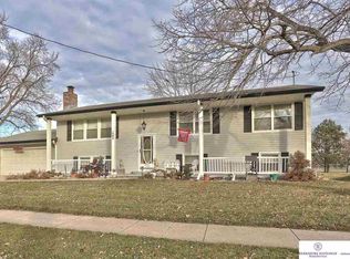 1002 S 2nd St, Yutan, NE 68073