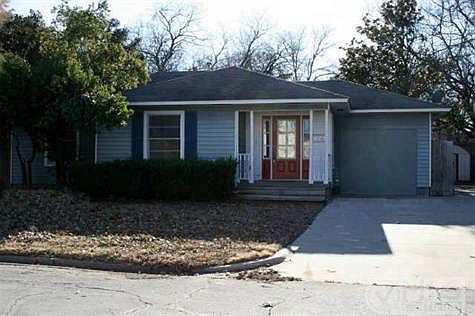 2nd image of 115 Breezeway St