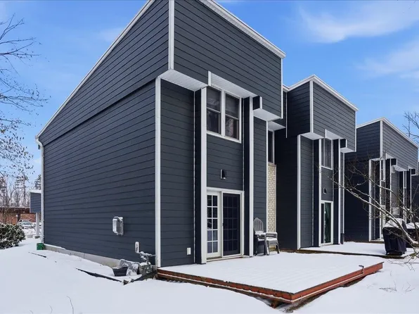 8 Timber Lane #16, South Burlington, VT 05403