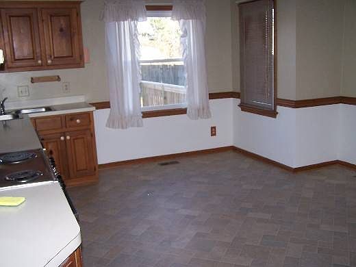 4th image of 801 Brandermill Dr