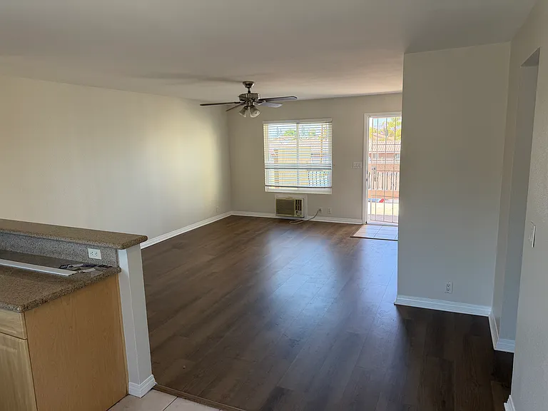 1160 E Washington Ave #3 — Photo 4