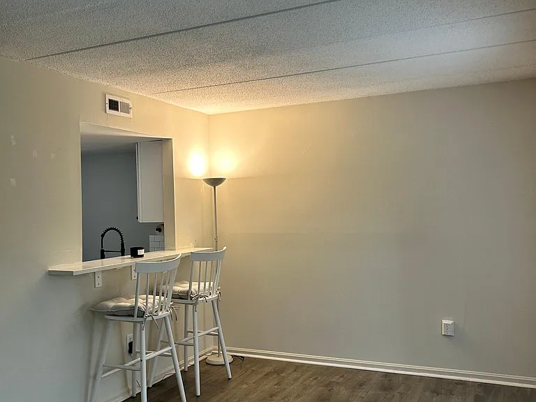 644 Newbridge Ct — Photo 9