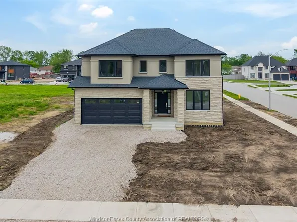 3698 Farrow Ave, Windsor, ON N9E 0A6