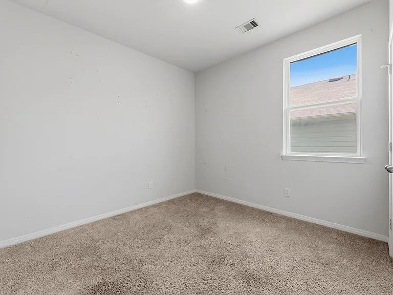 202 Eagle Mountain Trl — Photo 32