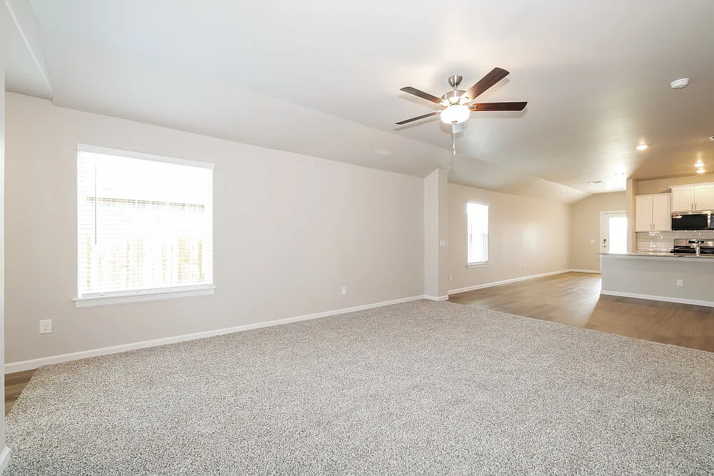 3 bed, 2.0 bath, 1642 sqft, $1,735 — Photo 4
