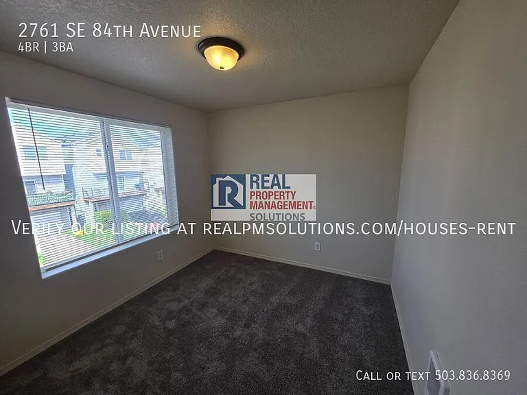2761 SE 84th Ave — Photo 8