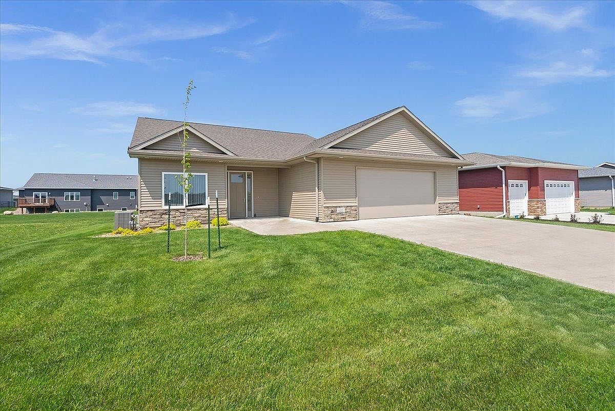 4225 Thresher Ct, Cedar Falls, IA 50613 Zillow
