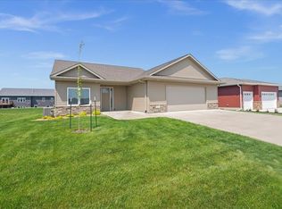 4225 Thresher Ct, Cedar Falls, IA 50613