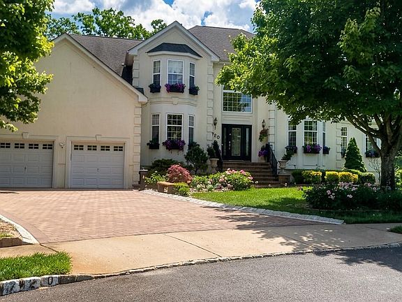 4th image of 720 Maidenstone Drive