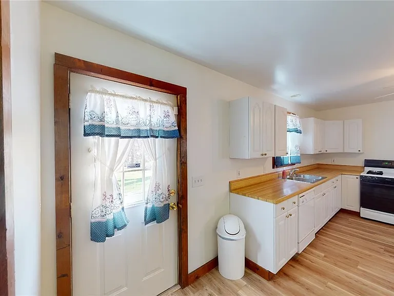 357 Lowden Point Rd — Photo 15