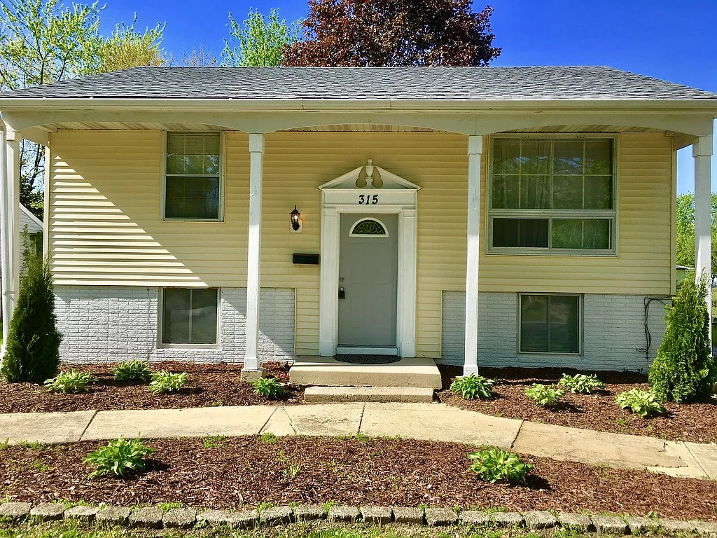 315 E Rose St photo 1