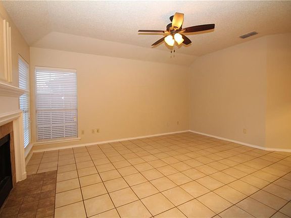 4th image of 115 Sipes Ct