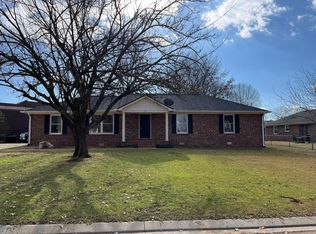 915 Prince Ln, Murfreesboro, TN 37129