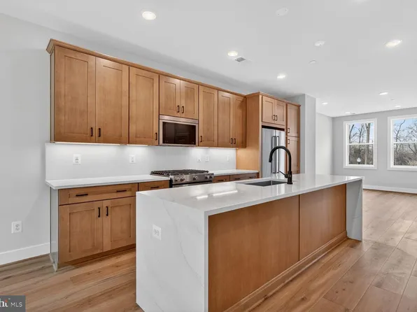 4965 Lachlan Mews, Alexandria, VA 22304