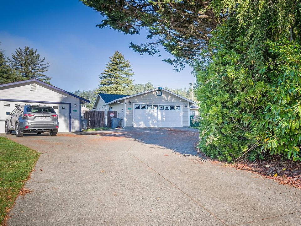 695 4th St, Smith River, CA 95567 Zillow