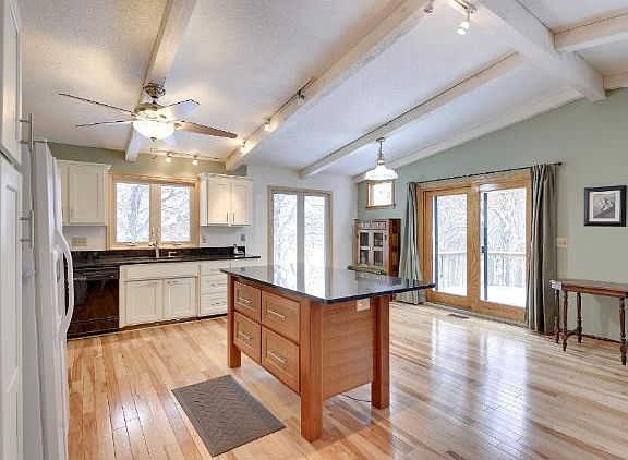4th image of 19391 Vintage Dr NW