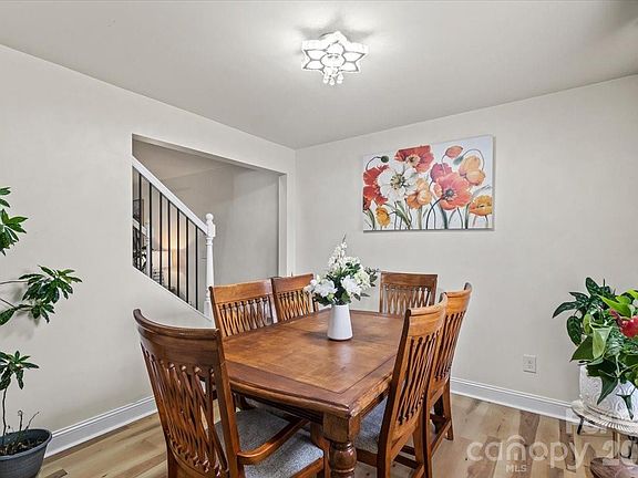 4th image of 303 Olde North Church Dr #38