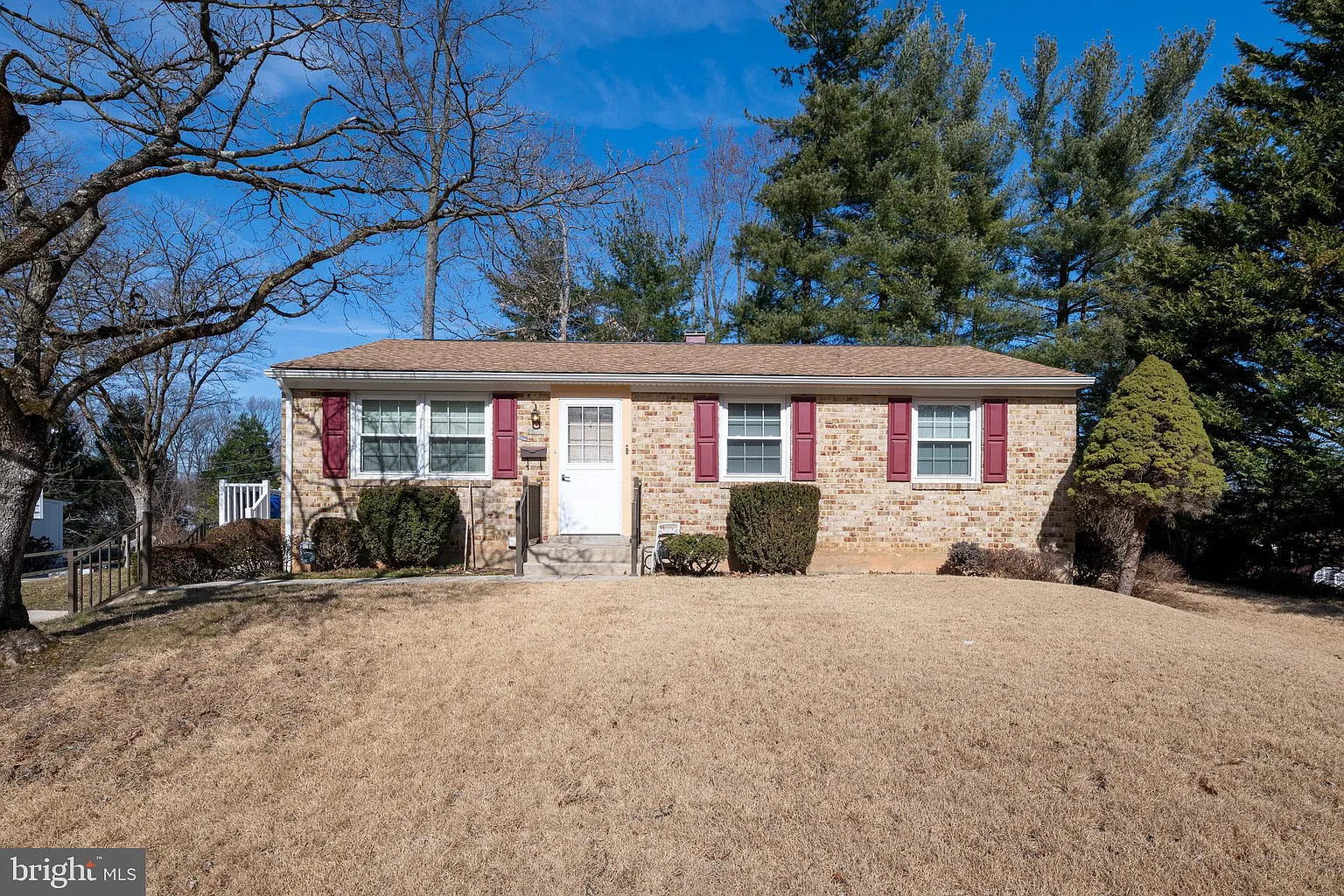 246 Walgrove Rd photo 1