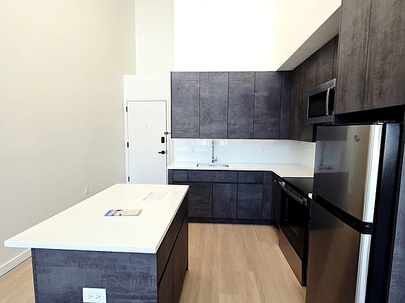 3rd image of 219 Culver Ave #2A