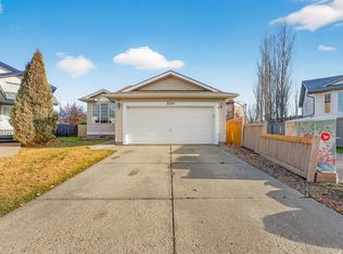 8304 170th Ave NW, Edmonton, AB T5Z 3G8