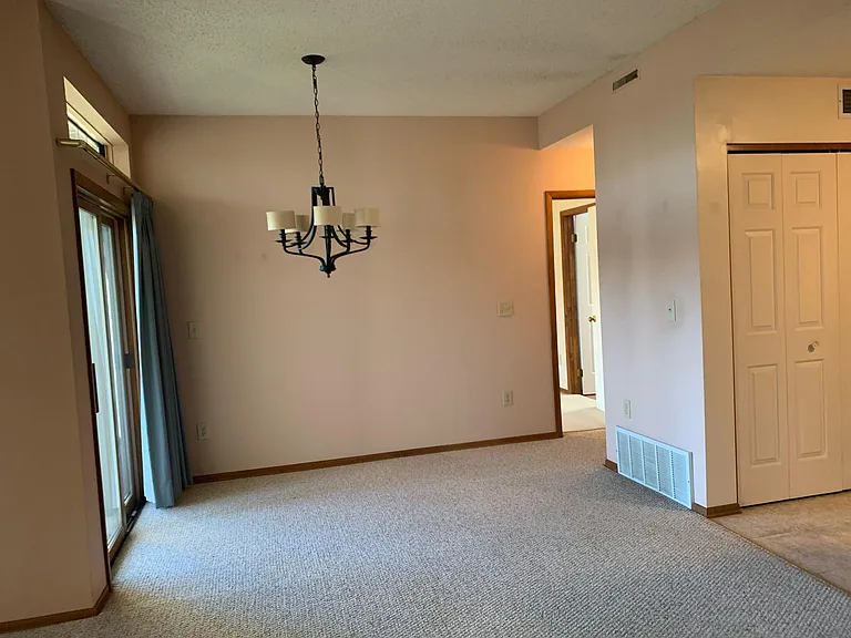 1912 Hampton Place Blvd — Photo 5