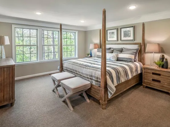 14 Holly Trl, Hopkinton, MA 01748