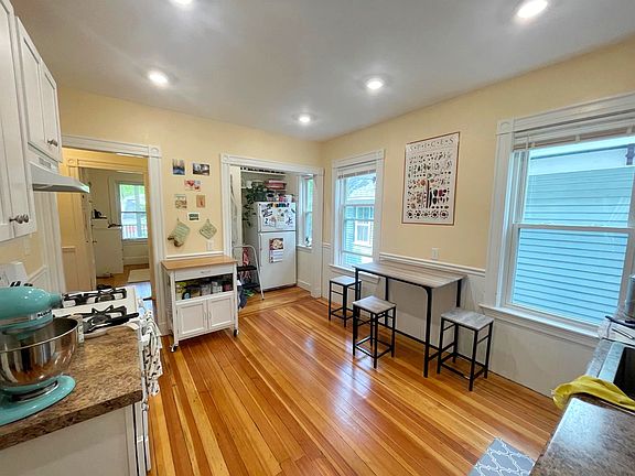 2nd image of 8 Chandler St #3