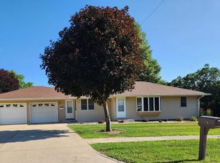 1409 E 5th St, Sheldon, IA 51201