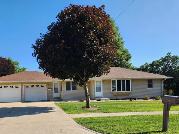 1409 E 5th St, Sheldon, IA 51201