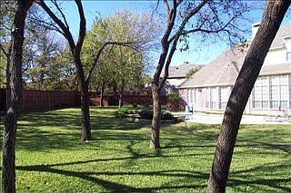 3rd image of 811 Stillwater Ct
